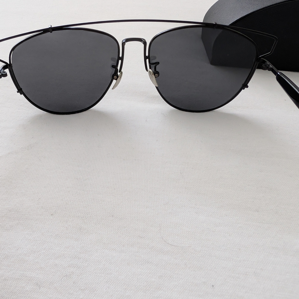 Aviator Sunglasses with Case - Picture 4 of 5